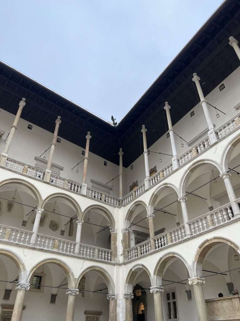 4 Średniowieczne Zwyczaje - Wielkanoc Wawel 2 krużganki wawel, wielkanoc wawel, zwiedzanie wawelu